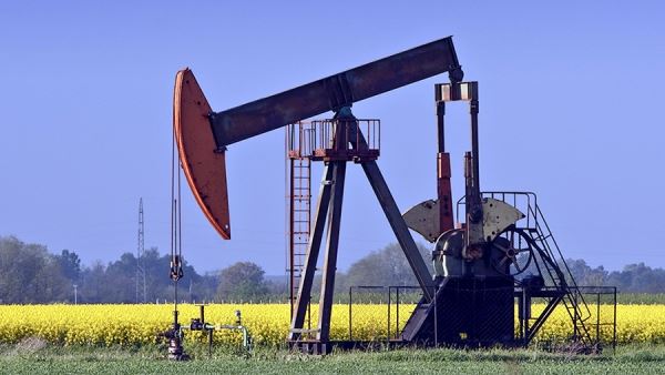 Цена нефти Brent опустилась ниже $97 за баррель впервые с 14 июля<br />
