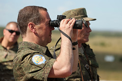 Медведев сравнил расширение НАТО рядом с Россией с раковой опухолью