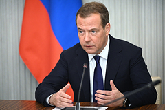 Медведев заявил о намерении Запада уничтожить Россию