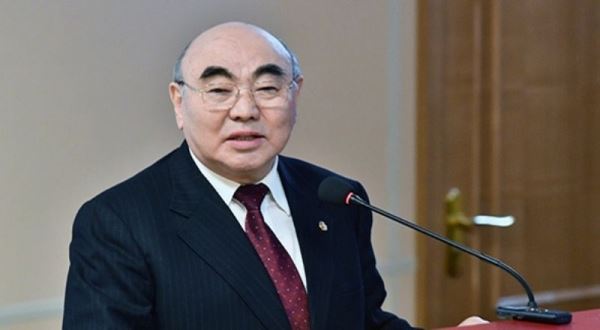 Первый президент Киргизии выступил за укрепление дружбы с РФ и Китаем