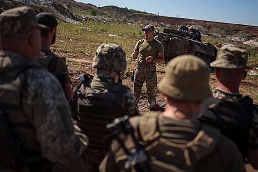 Швеция направит 120 инструкторов в Британию для обучения военных ВСУ