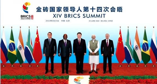 Си Цзиньпин призвал страны БРИКС привносить в мир позитивную, стабилизирующую и конструктивную силу
