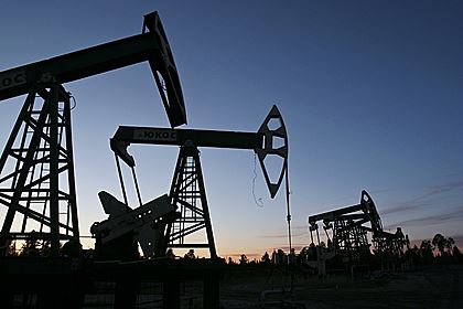 Великобритания решила отложить запрет на страхование нефти из России