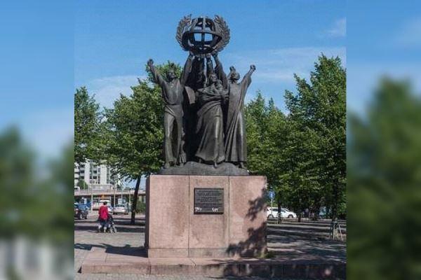 В мэрии Хельсинки сообщили, что советский памятник могут вернуть в район после ремонта 