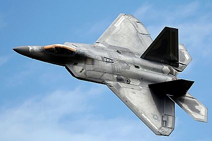 В США рассказали о ракетах «направляющихся к Украине» F-22